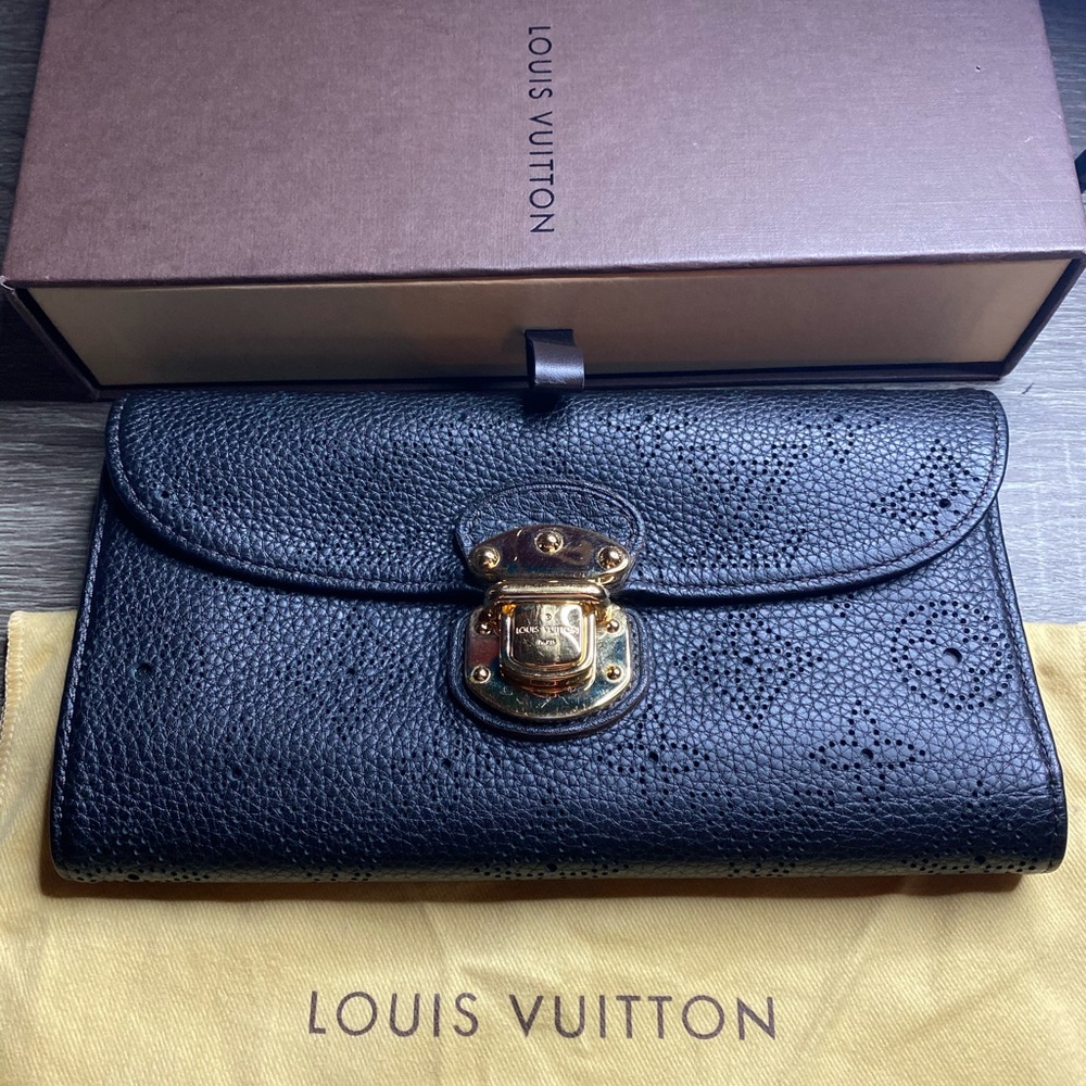 ❤️EUC AUTHENTIC LOUIS VUITTON MAHINA WALLET